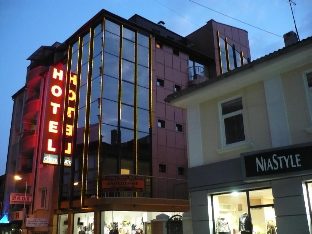 Citius Hotel Varna Bagian luar foto