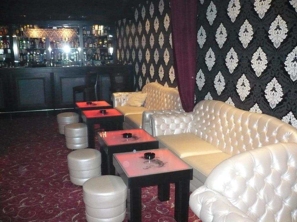 Citius Hotel Varna Bagian luar foto